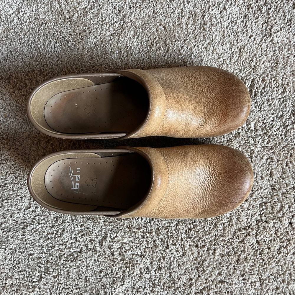 Dansko Tan Leather clogs